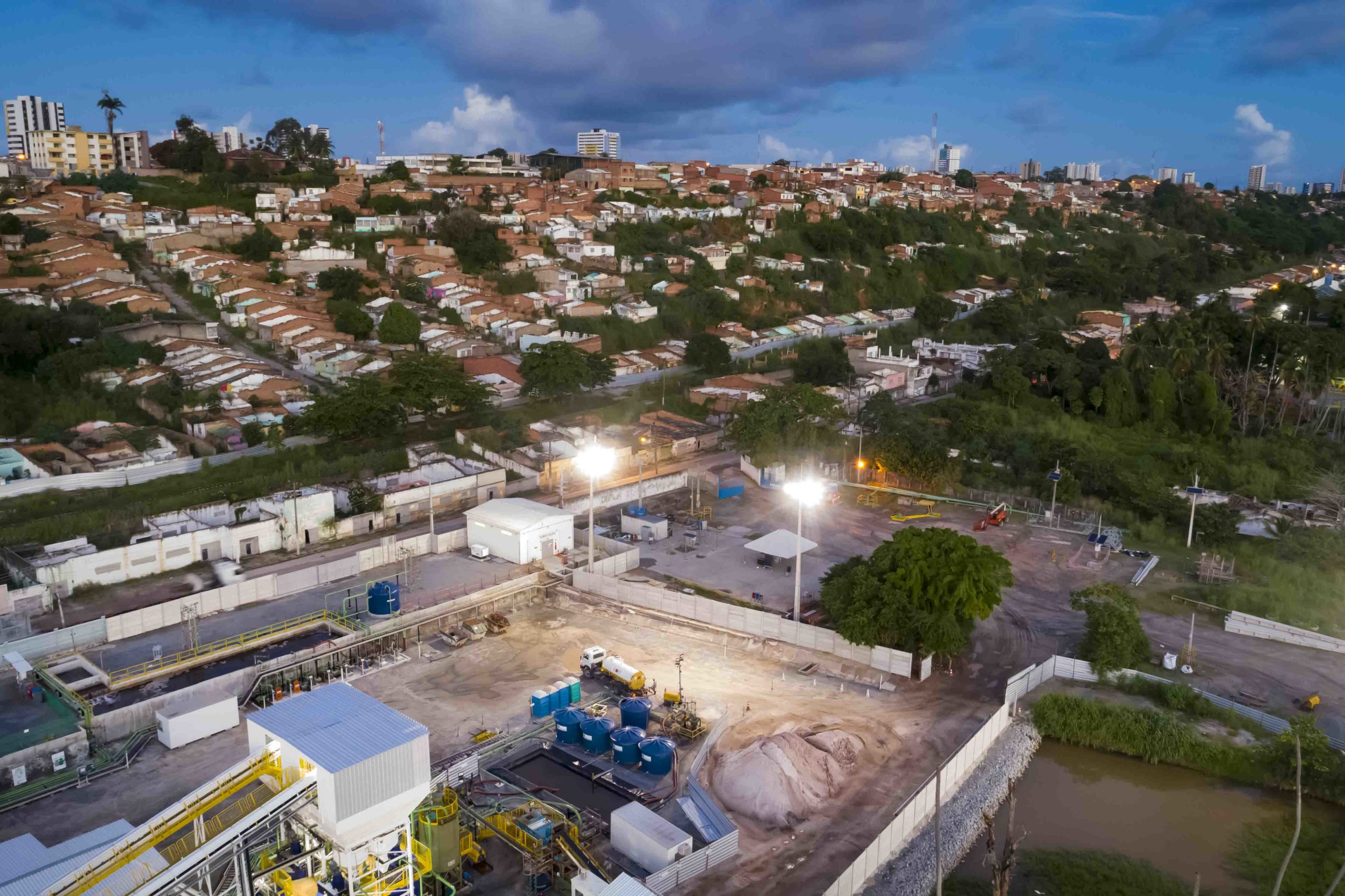 Canteiro de obras da empresa Bráskem, área da mineradora próxima as minas ao lado da Lagoa Mundaú - metrópoles