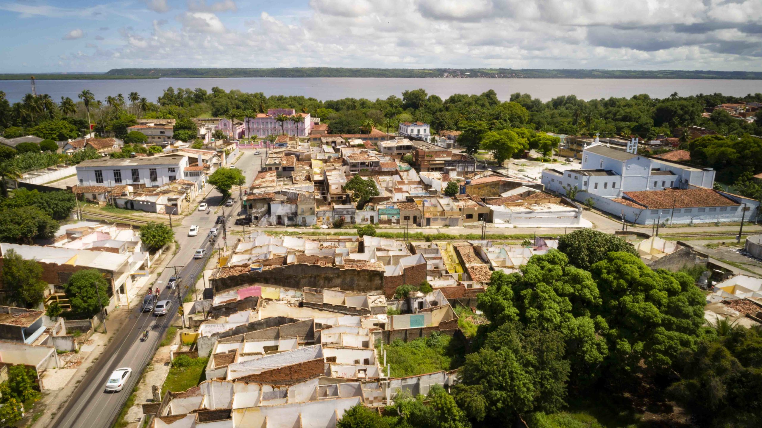 Predios vazios no bairro do Pinheiro após tragédia causada pela Mineradora Braskem em Maceió - Metrópoles