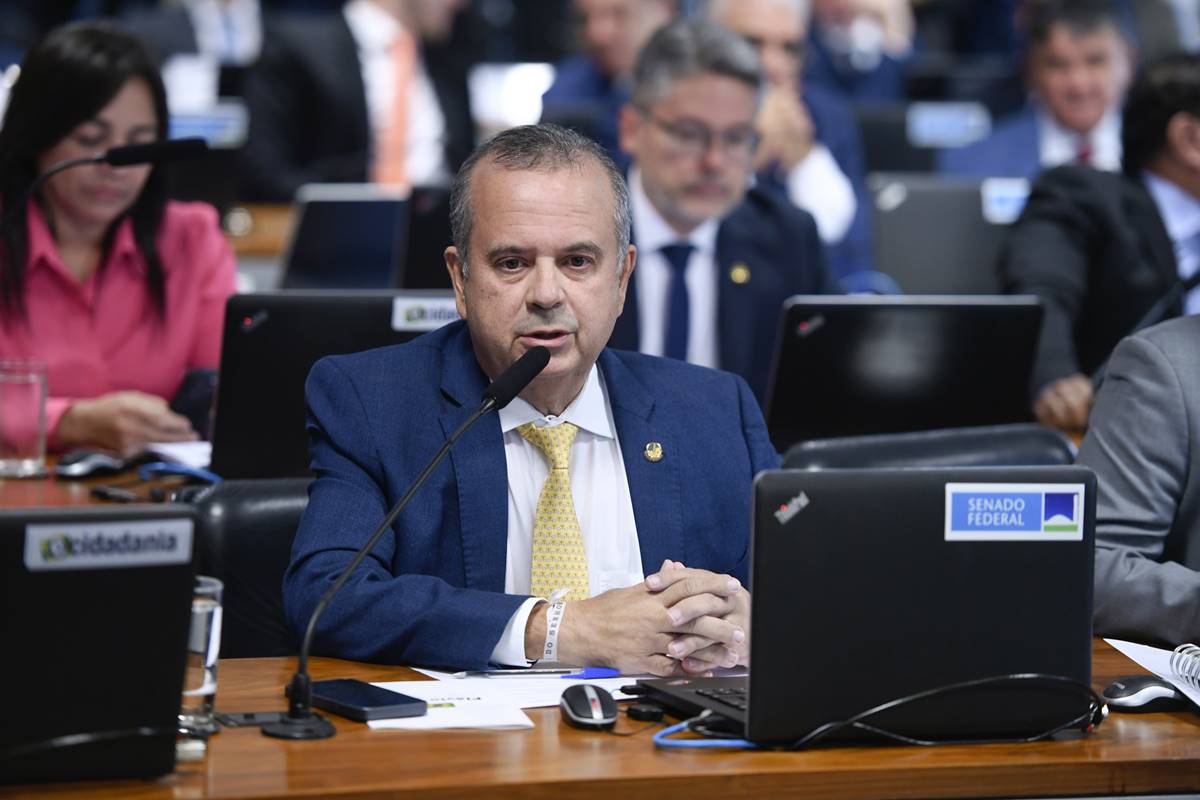 Líder da oposição rejeita acordo do Congresso e STF por “meia anistia”