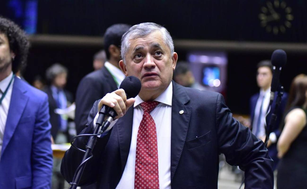 Líder do governo: derrubar veto sobre conta de luz foi “estratégia”