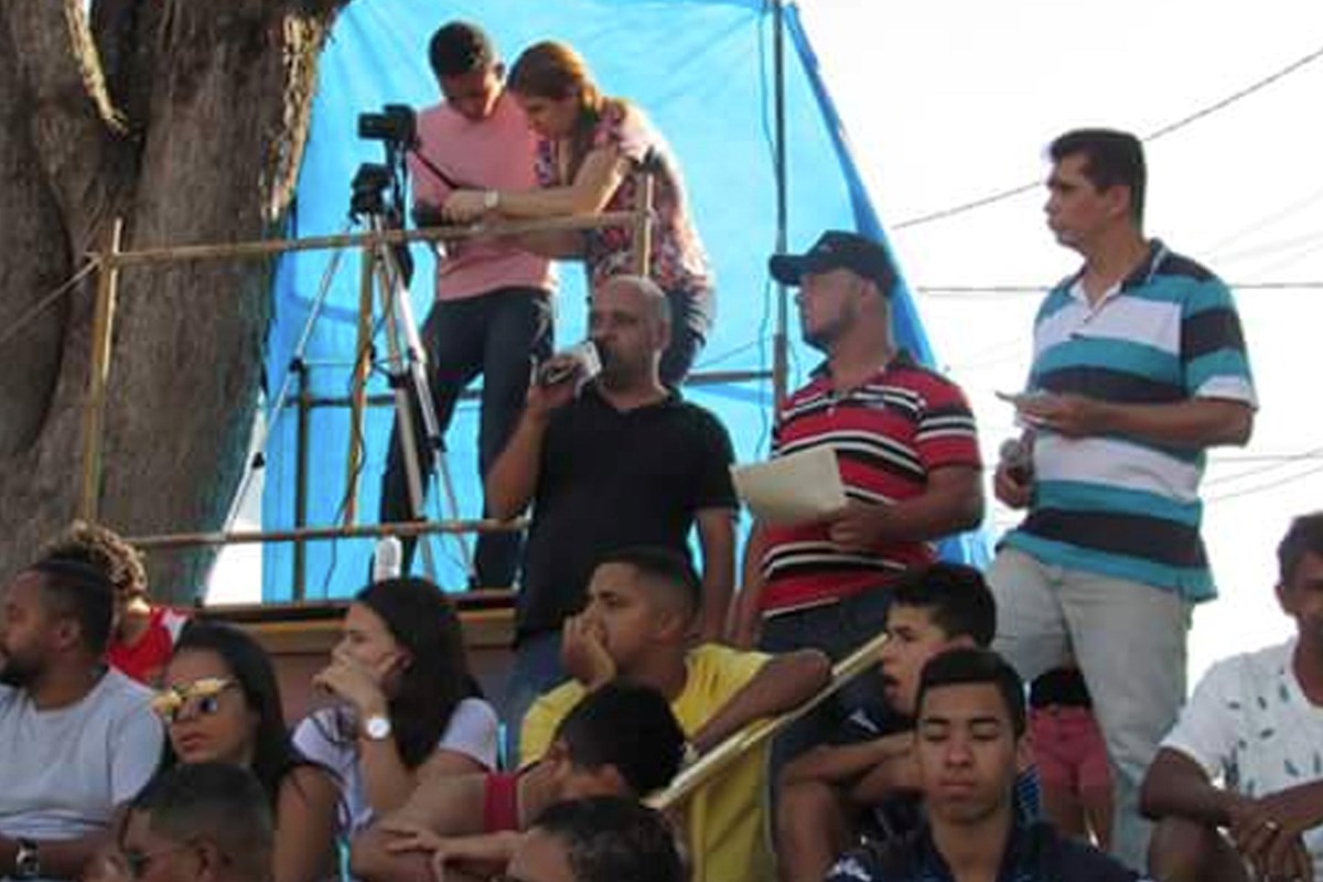 Evandro, Marivaldo (de preto na foto) e Gilmar, na primeira transmissão