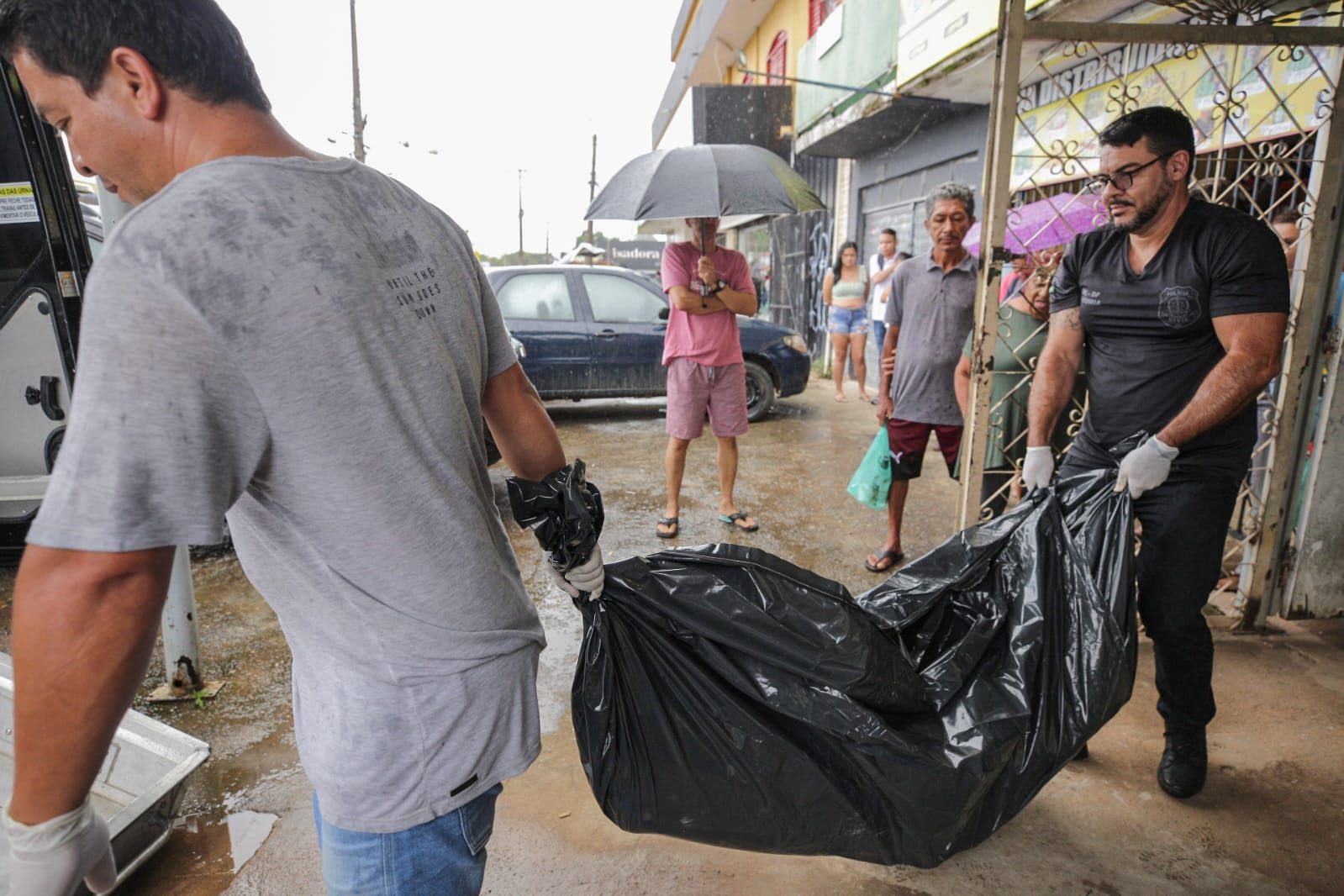 Feminicídio: vizinhos ouviram gritos de socorro, mas não chamaram PM |  Metrópoles