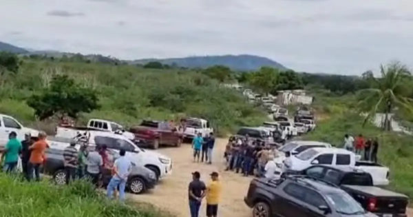 Foto colorida de fazendeiros na Bahia - Metrópoles