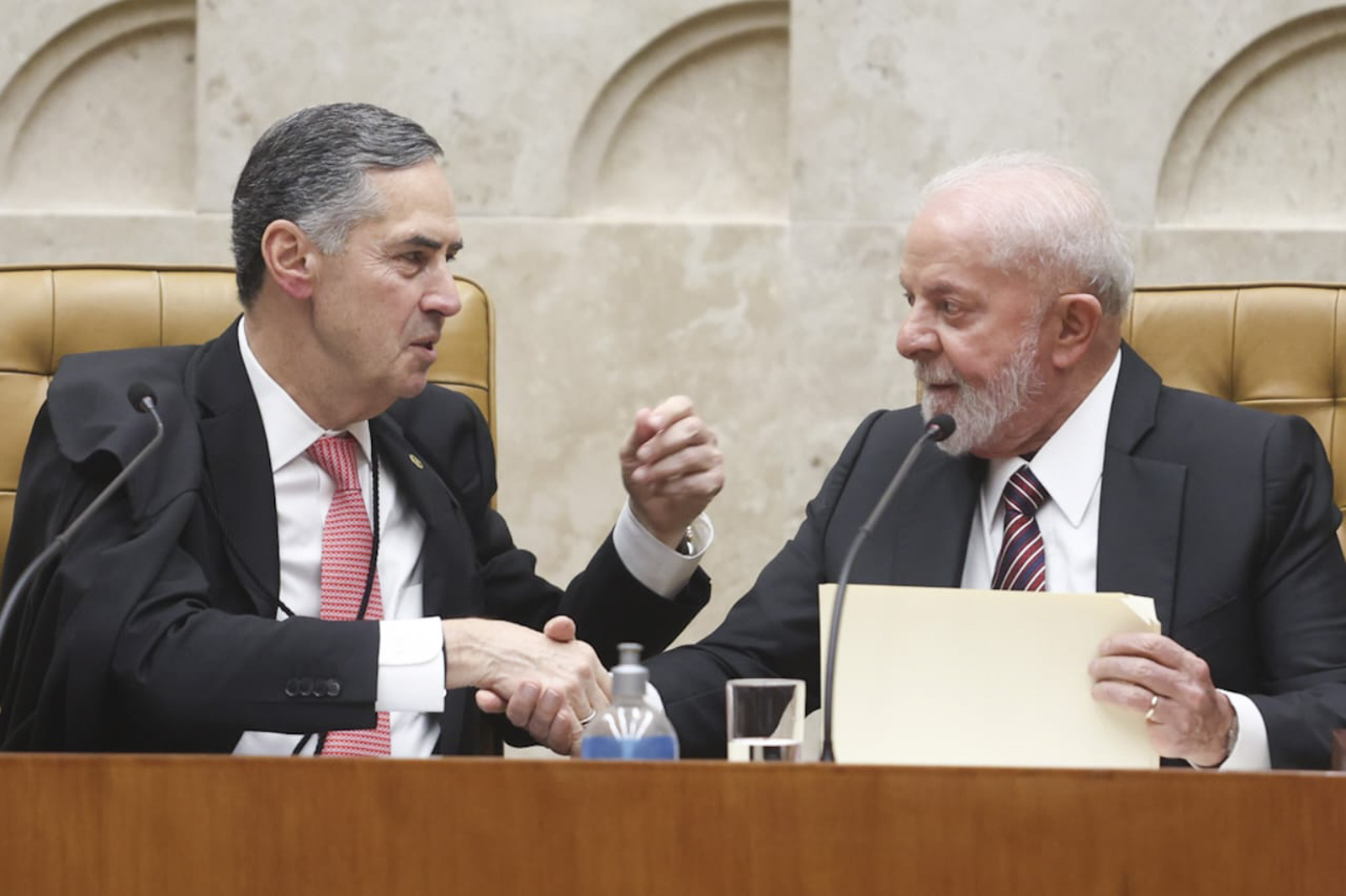Barroso avisou a Lula e Fachin nesta semana que se aposentaria do STF