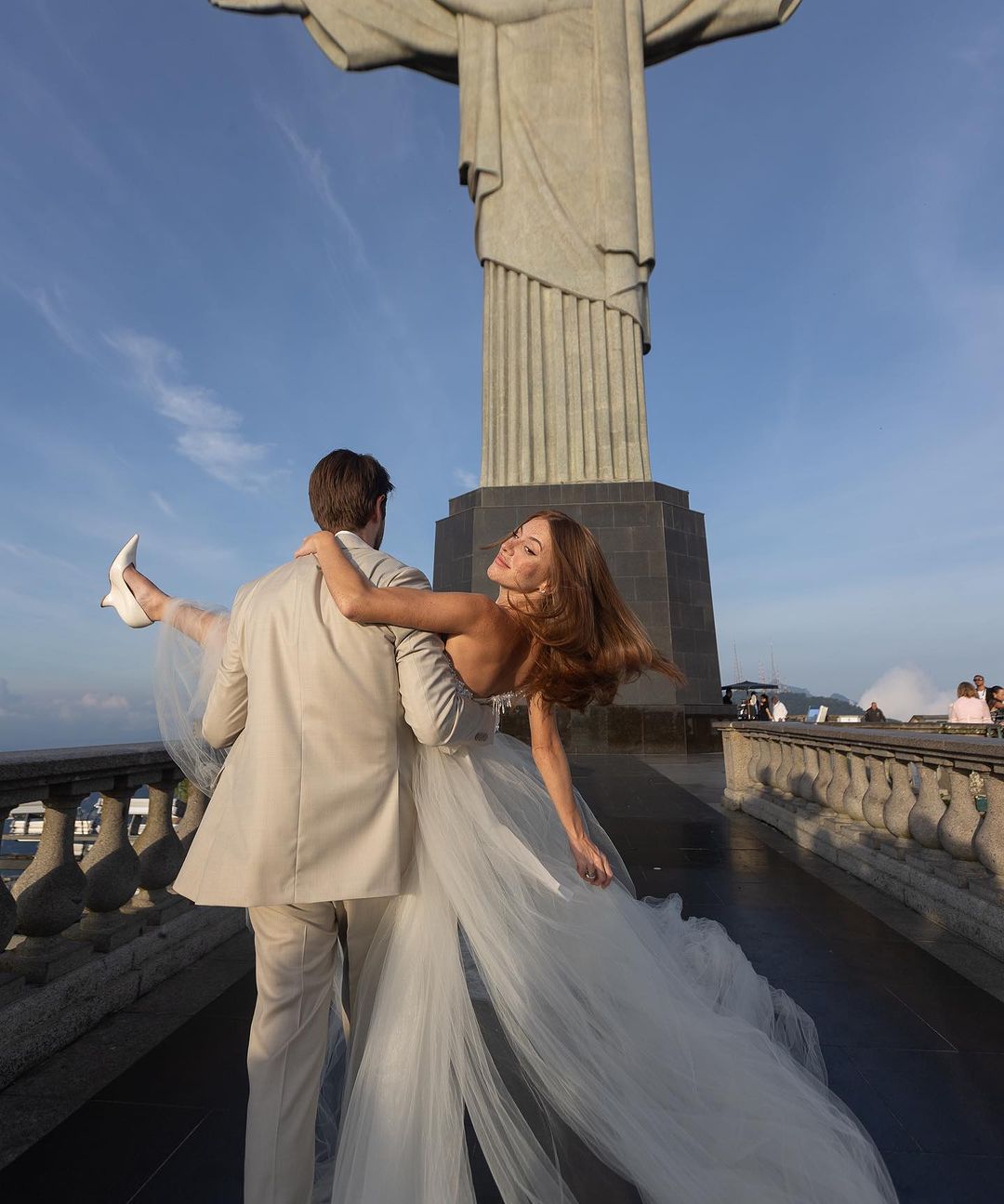 Mari Maria renova votos de casamento em cerimônia no Cristo Redentor