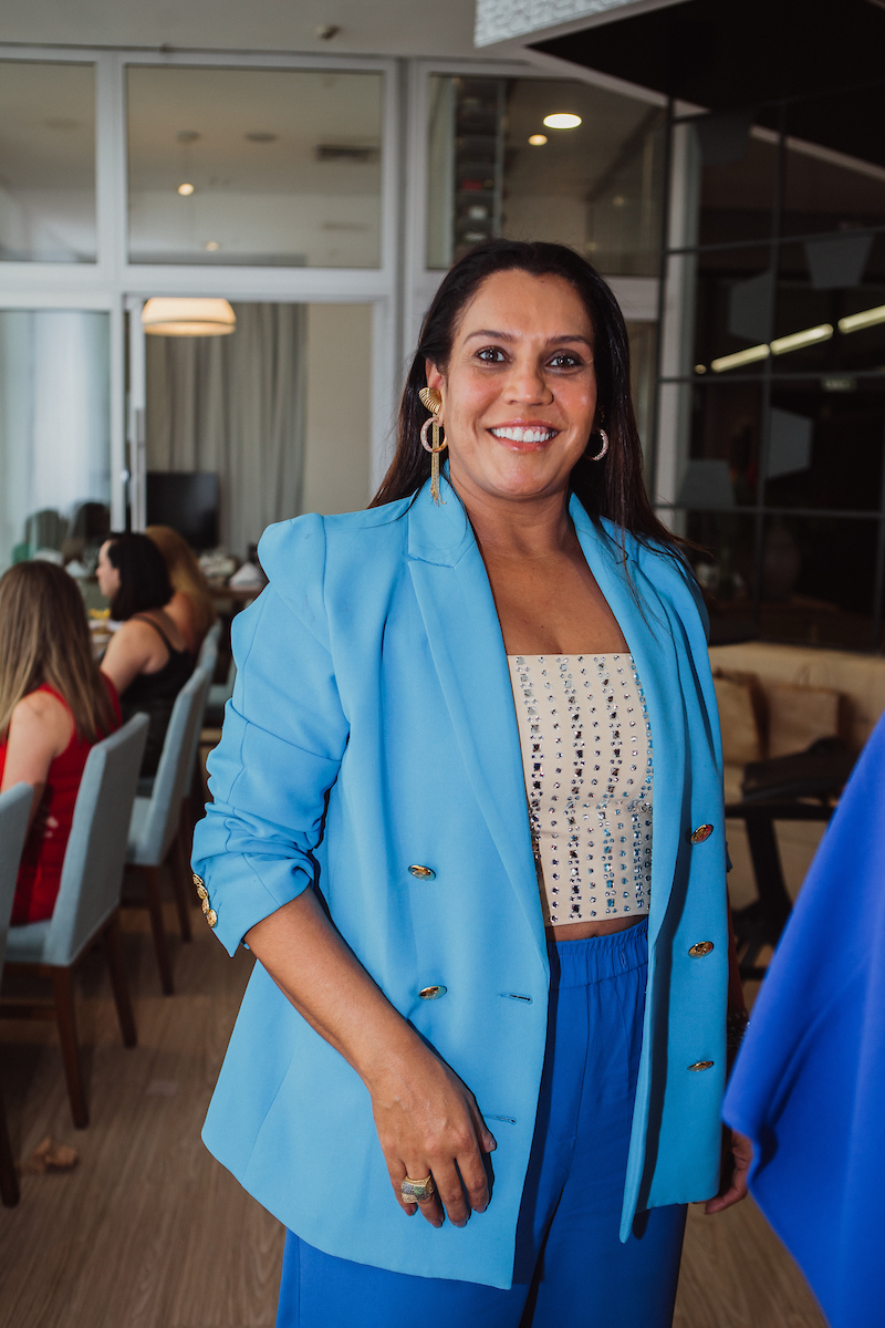 Carol Borges e Marta Martins celebram aniversário ao lado de amigas