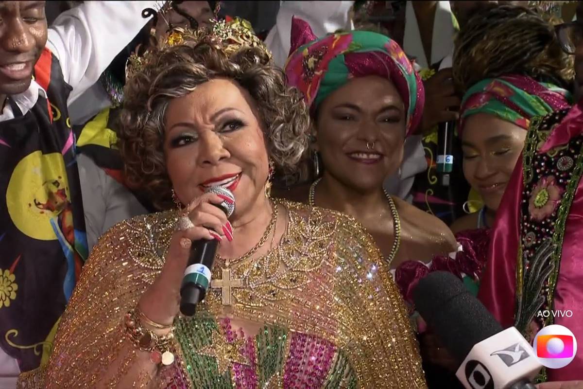 Alcione é homenageada pela Mangueira no Carnaval 2024 - Metrópoles