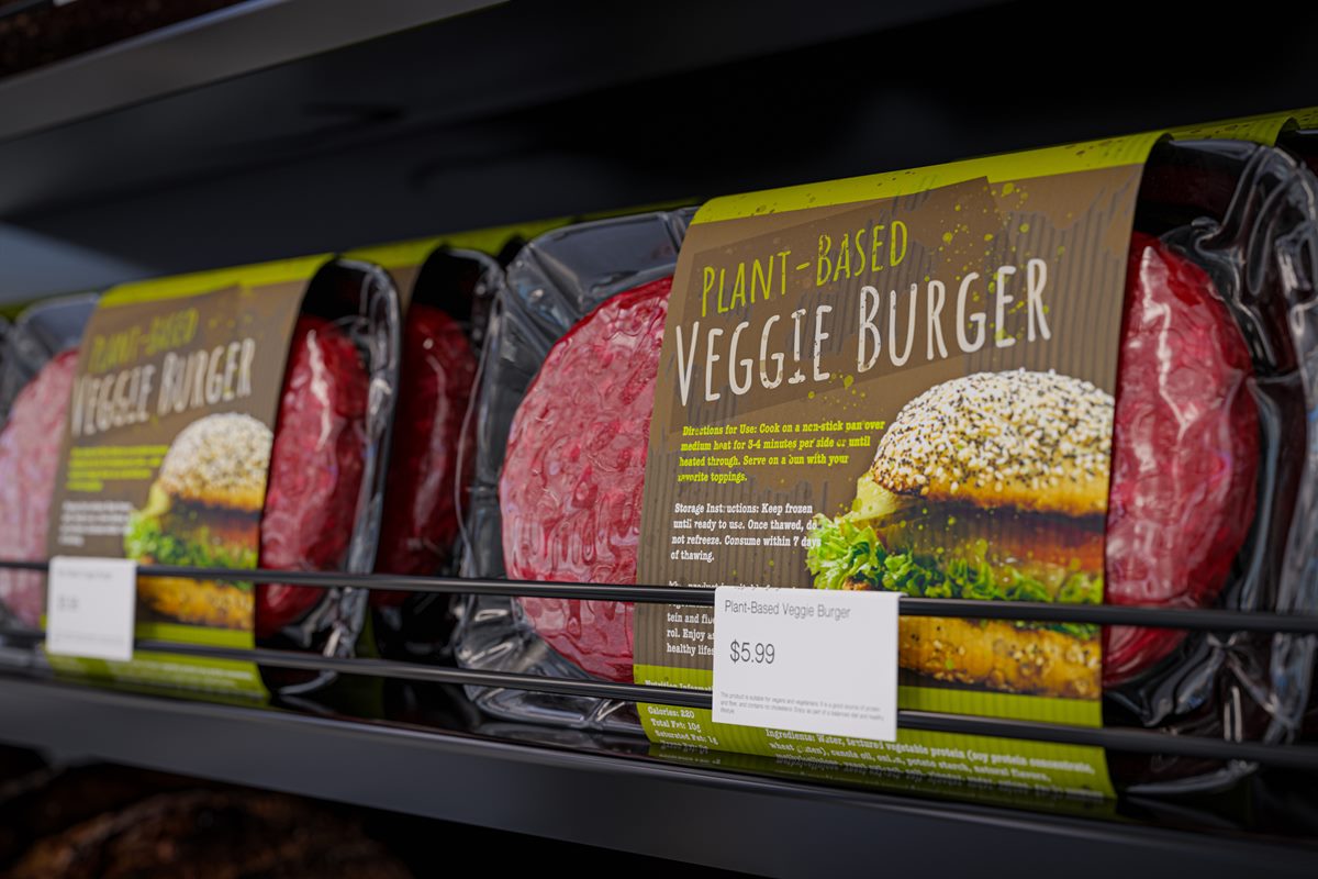 Embalagem de hambúrguer vegano industrializado