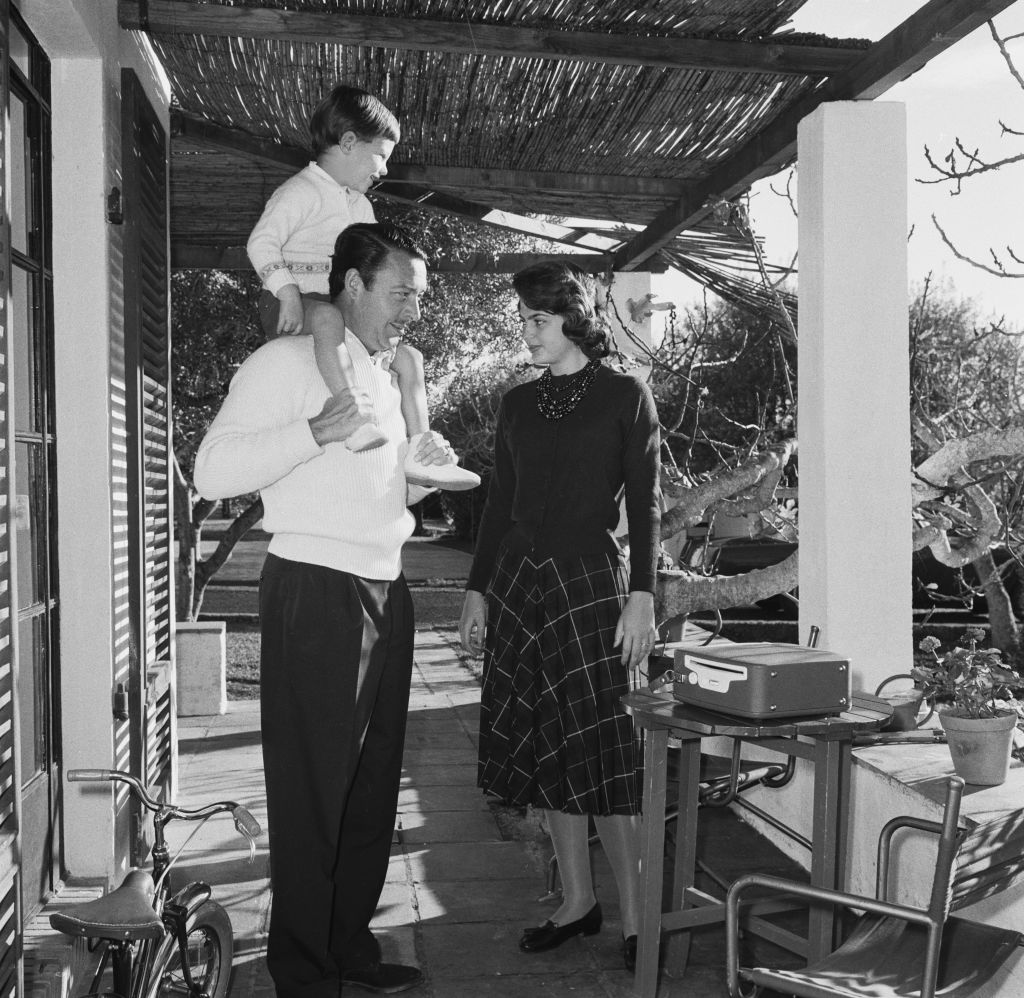 Príncipe Alfonso e Ira von Furstenberg com o filho Christoph em 1959