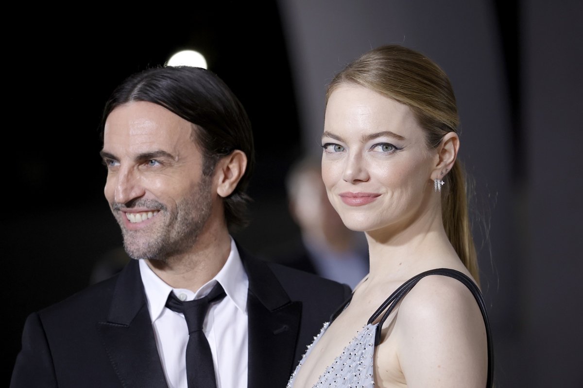 Nicolas Ghesquière e Emma Stone louis vuitton - metrópoles