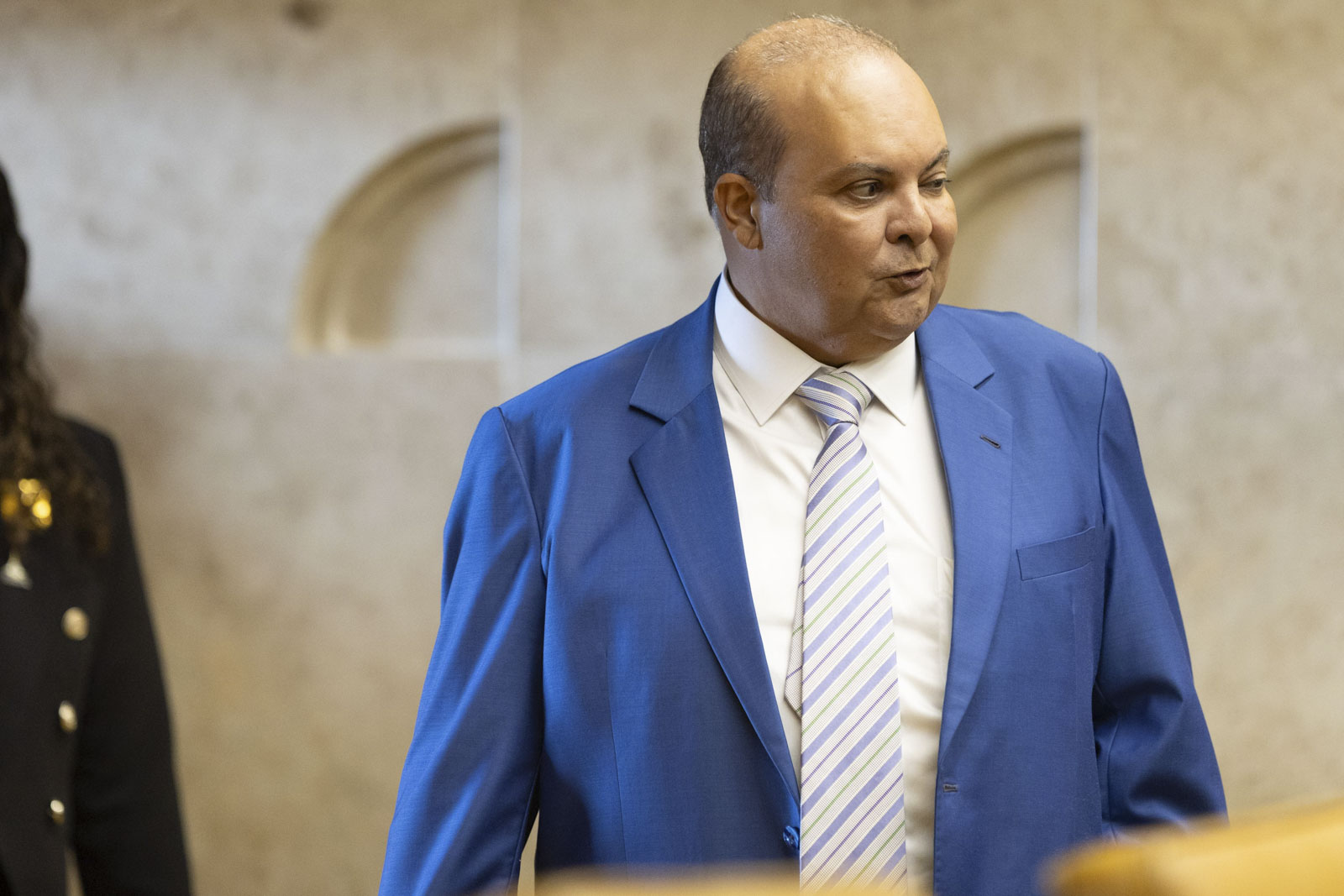 “Profunda admiração e respeito pelo ministro”, diz Ibaneis sobre Barroso