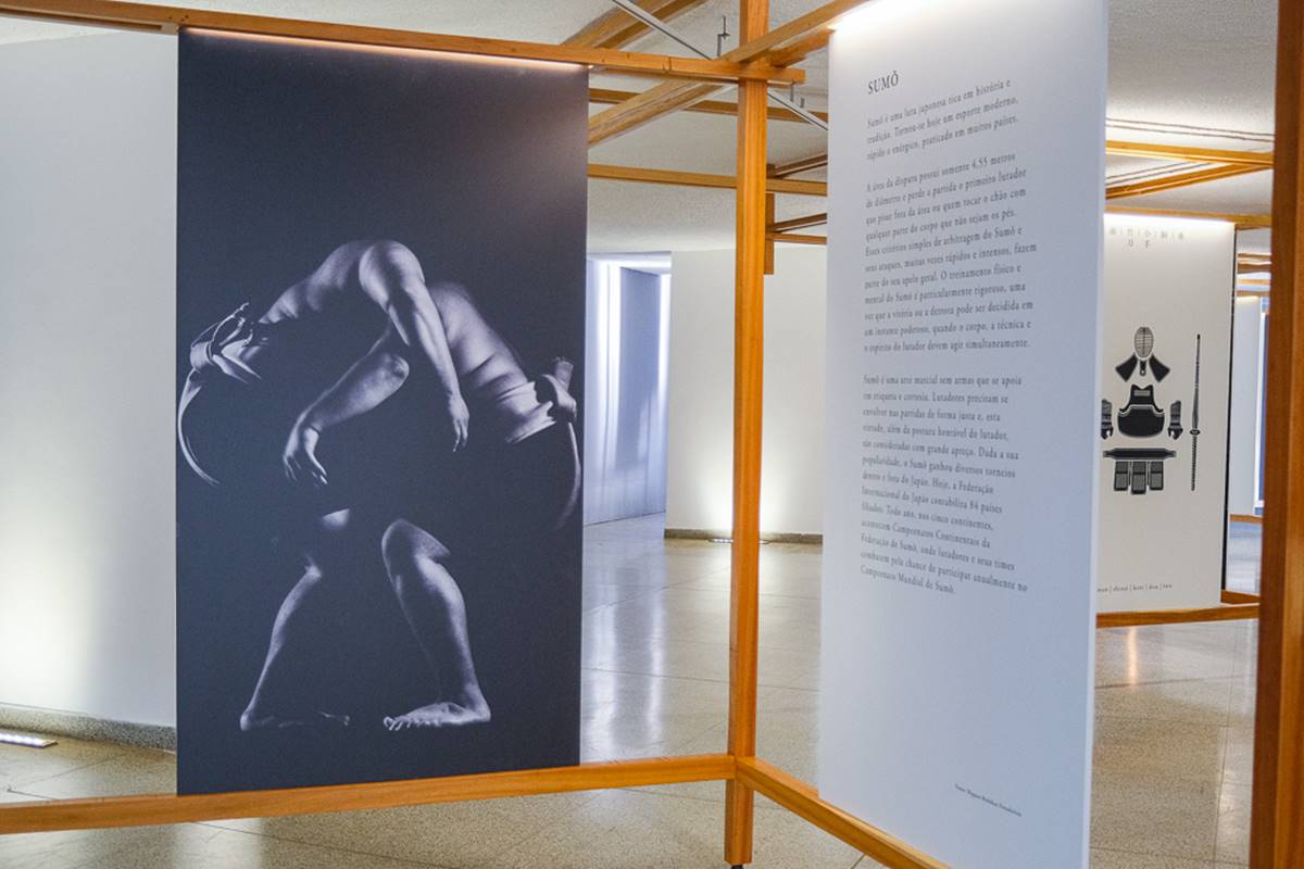 foto colorida de foto em exposição - metrópoles