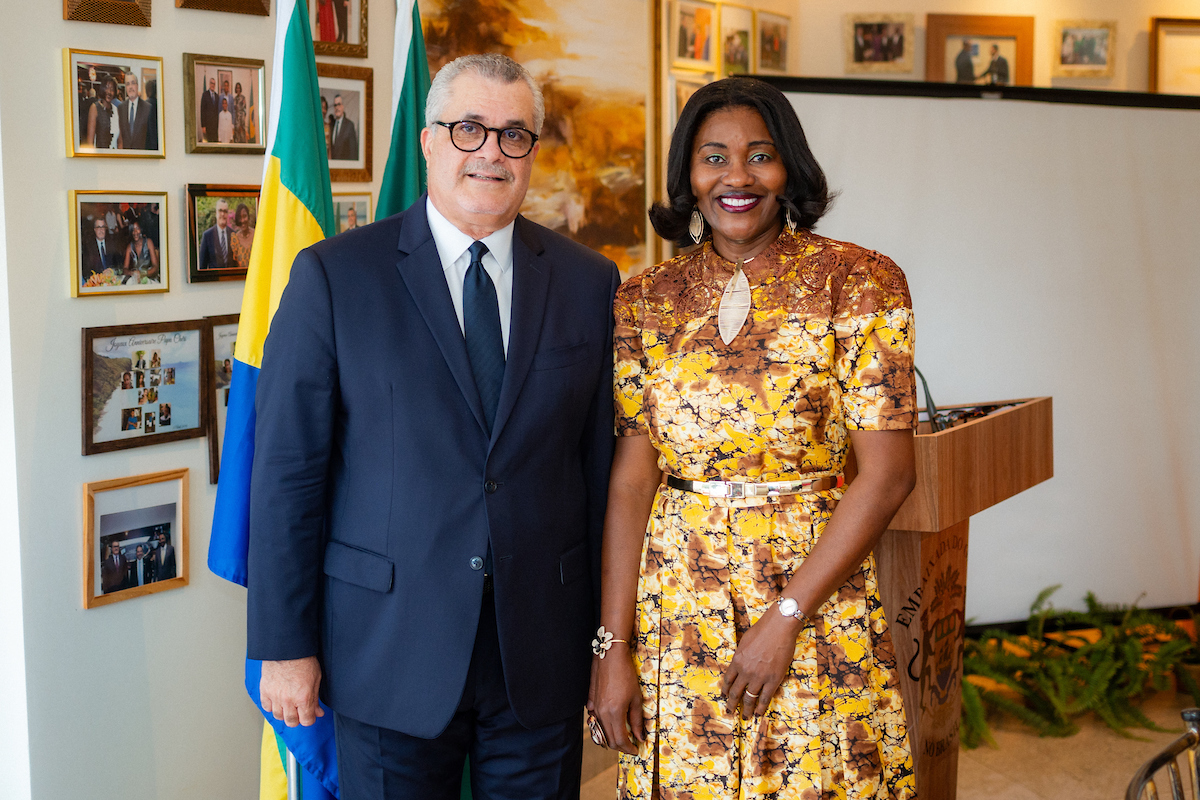 Chá Delas na residência oficial do Gabão