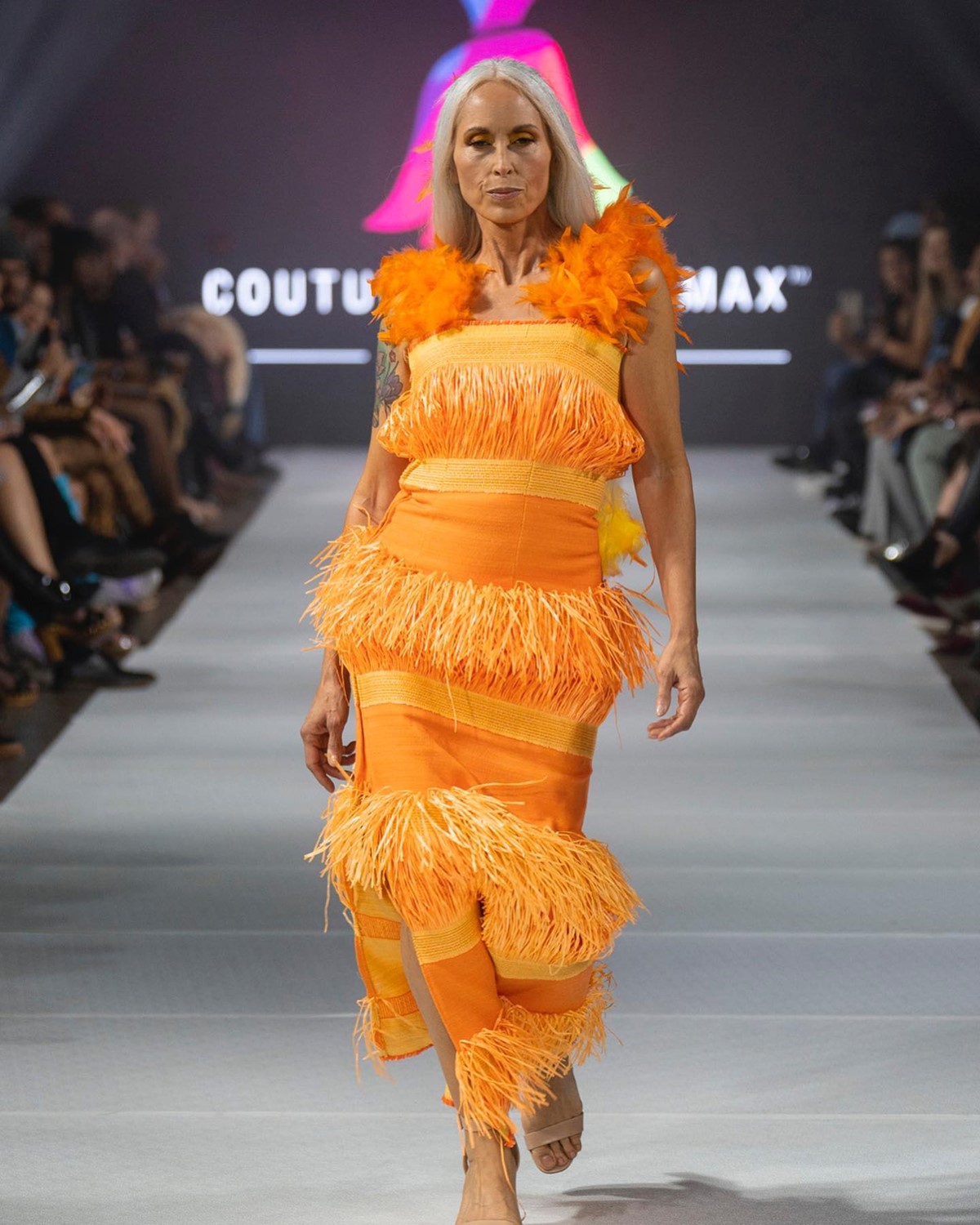 max alexander estilista criança desfile vestido amarelo - metrópoles