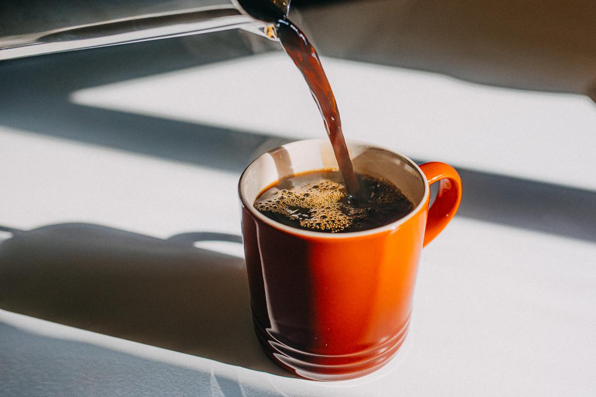 Foto colorida de uma xícara de café - Metrópoles