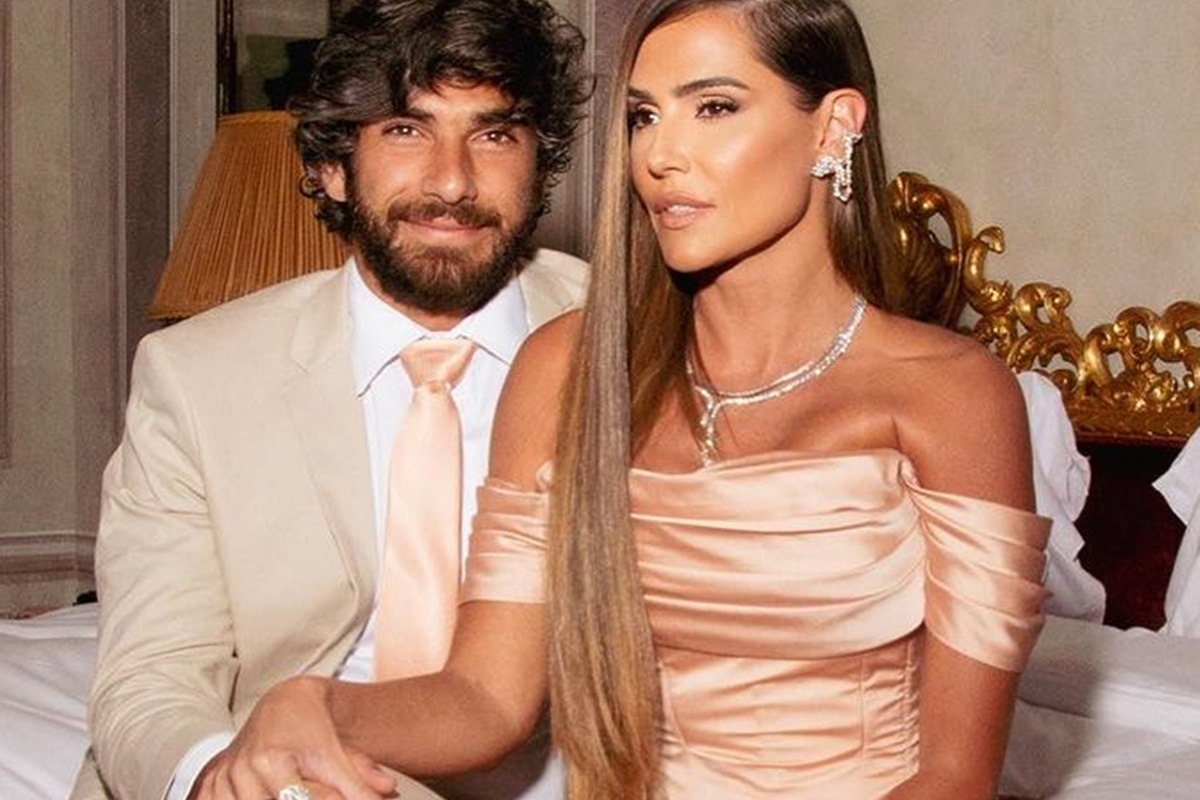 Após revelações íntimas, Deborah Secco faz acordo com o marido | Metrópoles