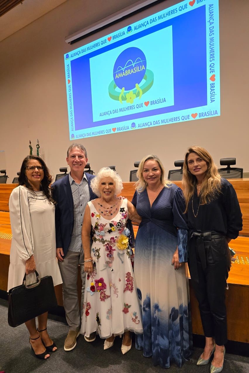 Encontro em homenagem às mulheres reúne convidadas na CLDF (5)