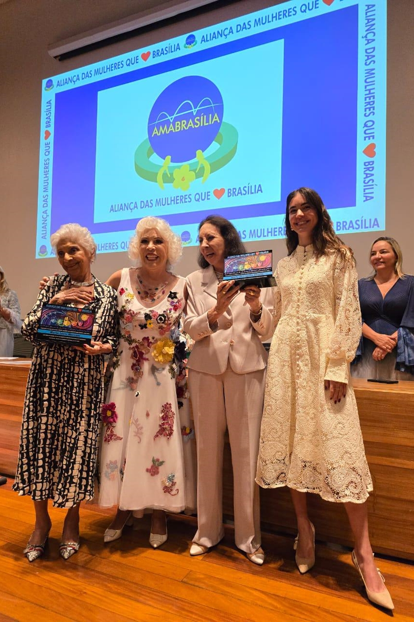 Encontro em homenagem às mulheres reúne convidadas na CLDF (5)