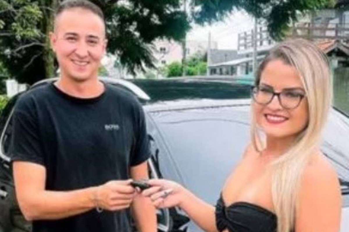 Quem é influencer que ganhou carro do marido após sexo com ator pornô |  Metrópoles