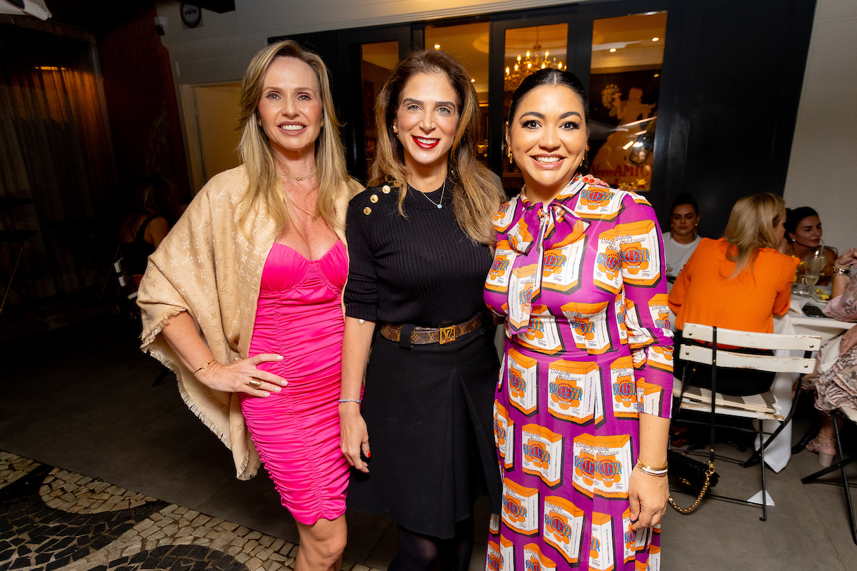 Cristiane Pimenta da Veiga, Juliana Sabino e Clarice Lagares.