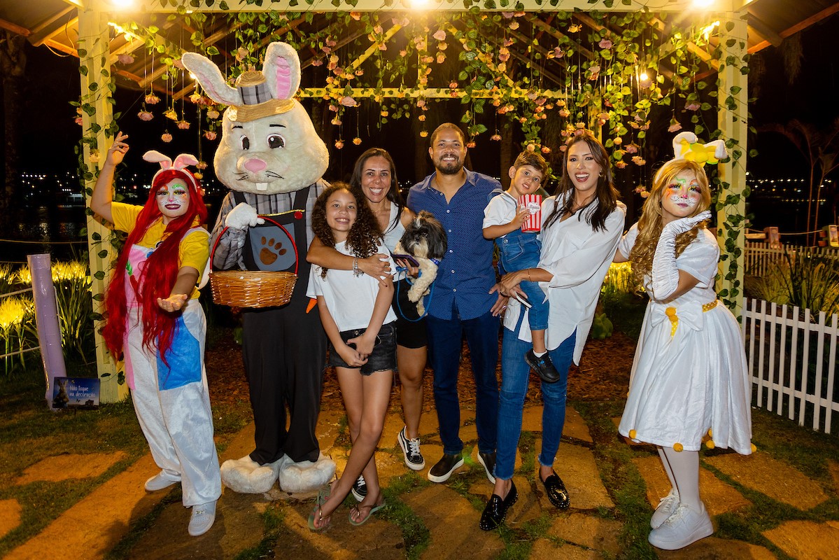 Sorella Jacomo, Valentina Jacomo, a cachorra Amy, Luiz Augusto Miranda, Ludmila Sá Teles, Lucas Sá Teles, Sr. Coelho e sua turma.