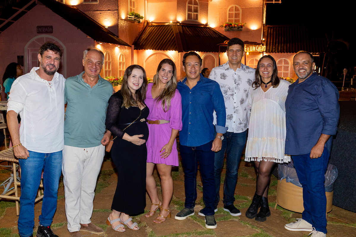 Valberto Dantas, Onofrio Laselva, Camilla Andrade, Andréia Hypólito, Rodrigo Angelin, Daniel Romão, Vanessa Azevedo e Alexandre Geléia.