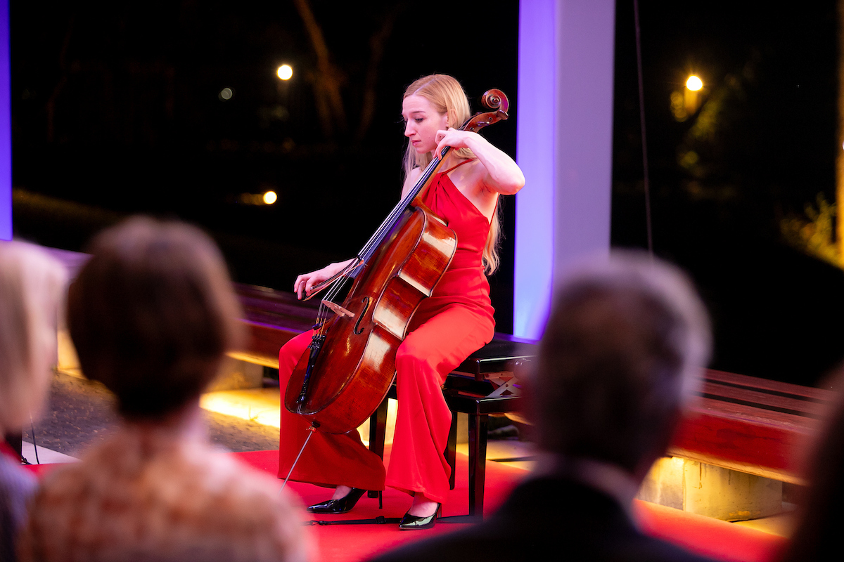 Violoncelista Alessandra Daninelle