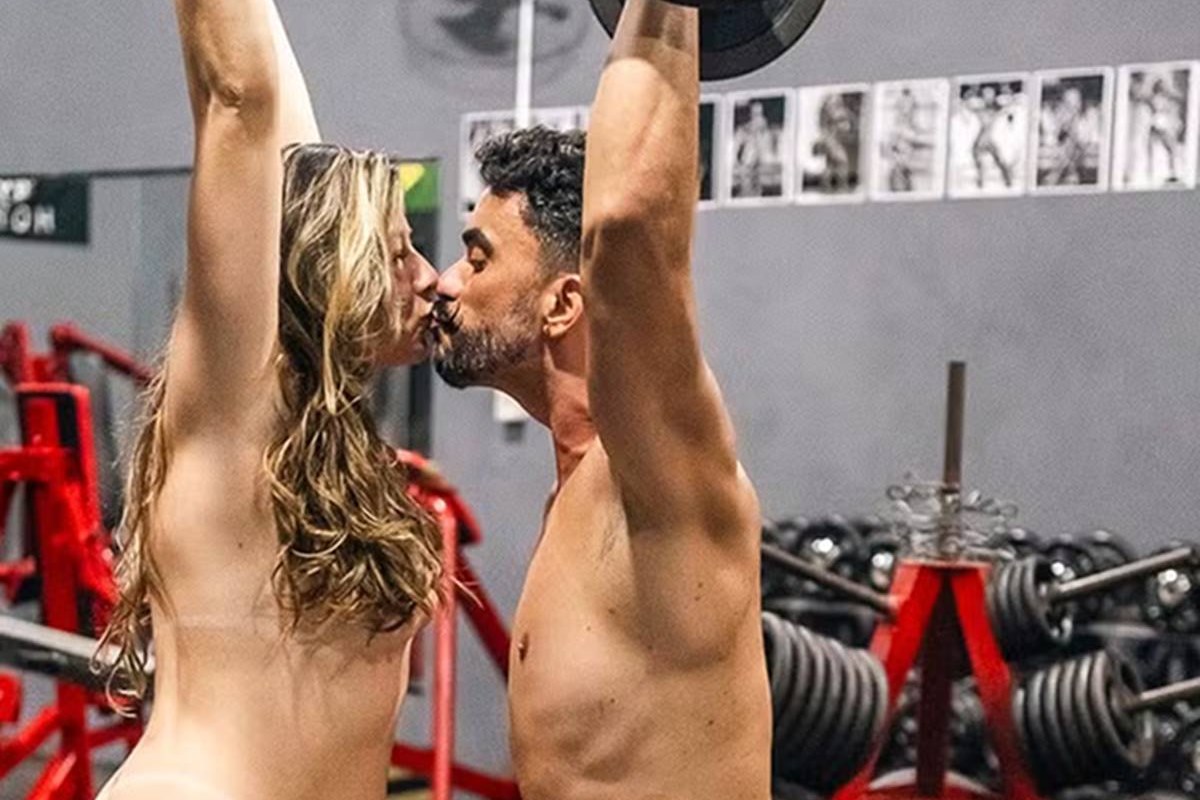 Casal que malha nu revela os perrengues do mundo fitness peladão |  Metrópoles