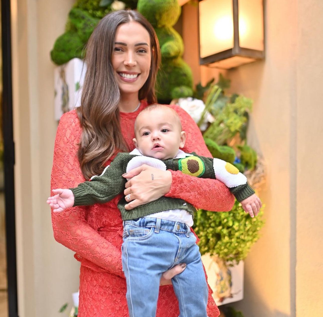 Em clima de Páscoa, Lelê Saddi celebra o 1º ano do filho, Francisco