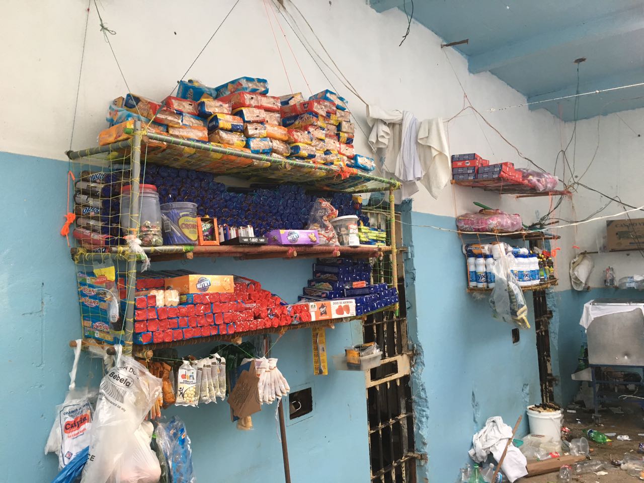 Cantina de presídio feminino cobra R$ 22 por refrigerante e R$ 25 por refeição