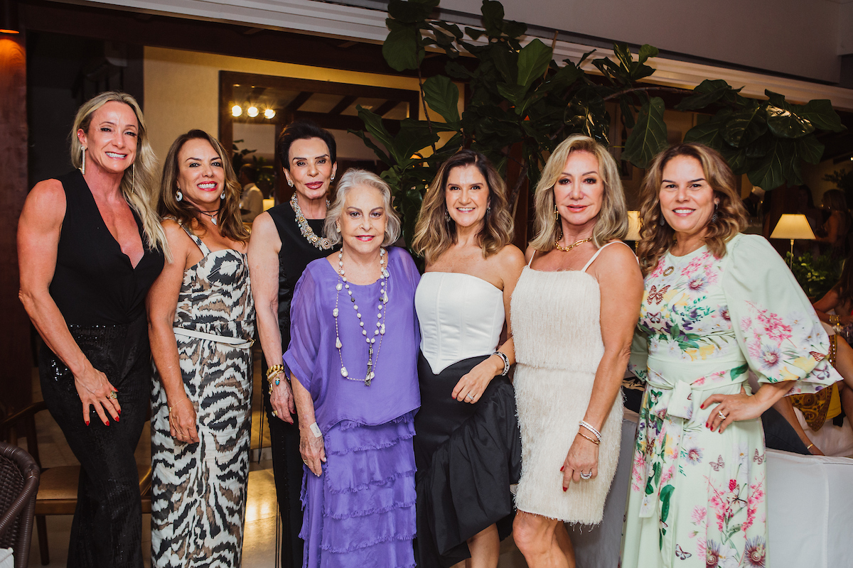 Eliana Barros, Gabriella Mazza, Wania Frederico, Izabel Uchoa, Lara Calaça e Letícia Cunha