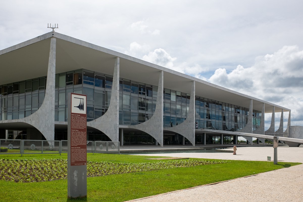 Imagem colorida da fachada do Palácio do Planalto - Metrópoles