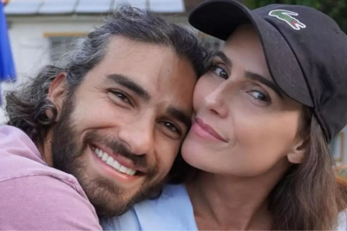 Hugo Moura publica fotos de Deborah Secco e atriz se declara | Metrópoles