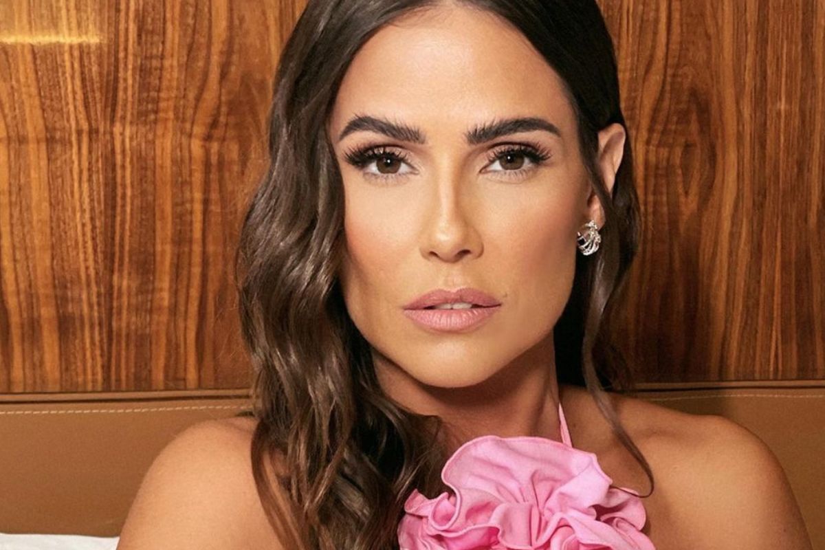 Antes da separação, Deborah Secco levou affair e filha a passeio |  Metrópoles