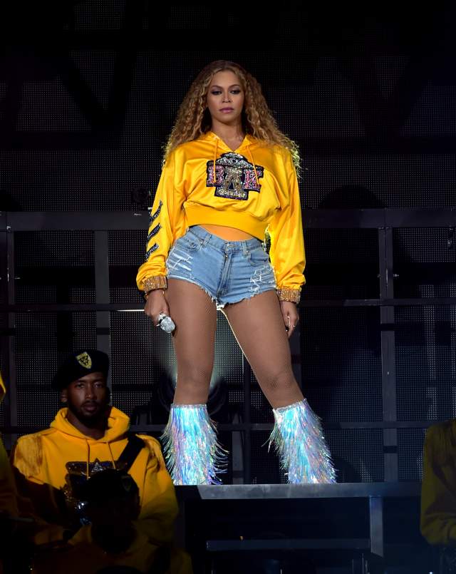 Beyoncé no Coachella 2018 com shorts da Levi's - metrópoles 