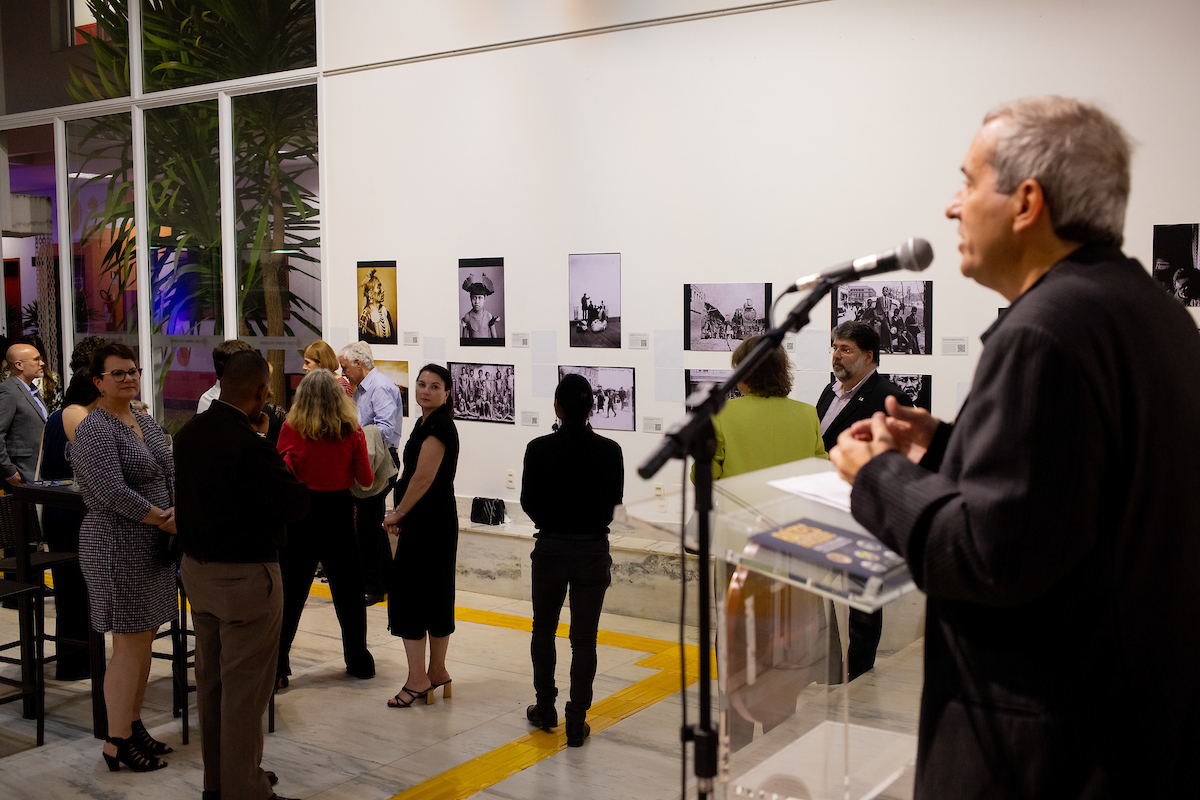 Abertura Exposição Raízes Entrelaçadas - Metrópoles