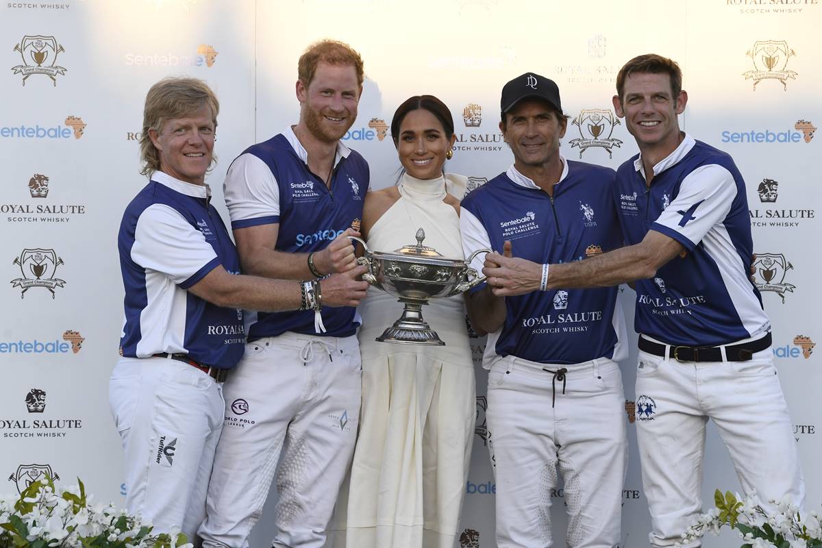 Dana Barnes, Harry, Meghan, Adolfo Cambiaso e Malcolm Borwick no Royal Salute Polo Challenge 