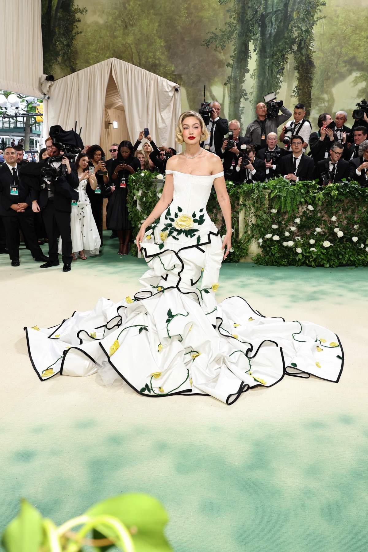 Gigi Hadid no Met Gala 2024 - metrópoles