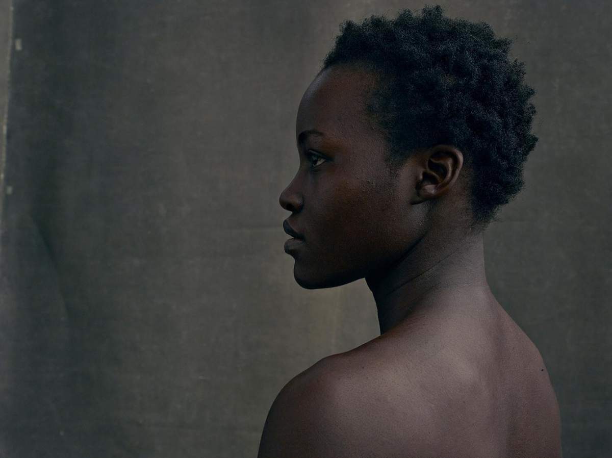 Lupita Nyongo para a Vanity Fair, fotografada por annie leibovitz - metrópoles