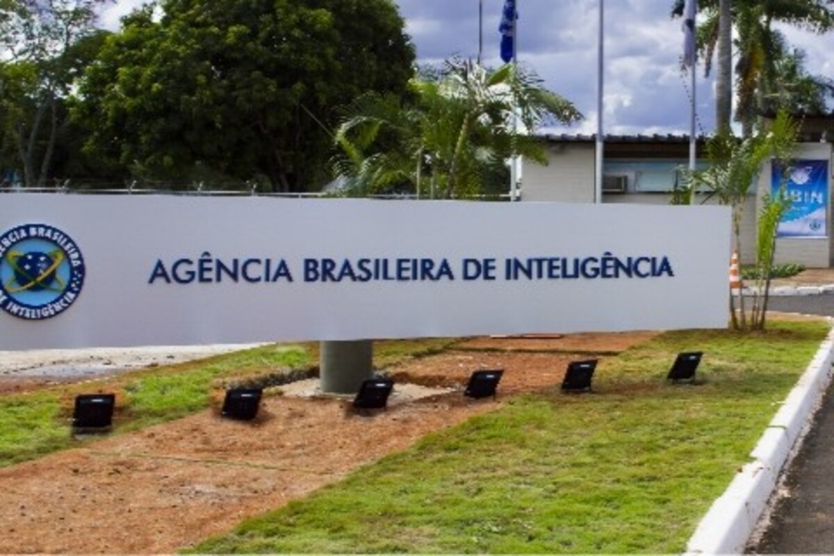 Governo vai gastar R$ 400 mil em equipamentos de academia para Abin