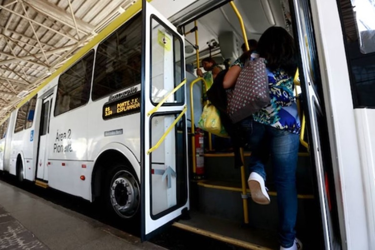DF terá ônibus e metrô gratuitos neste sábado (30/8). Entenda