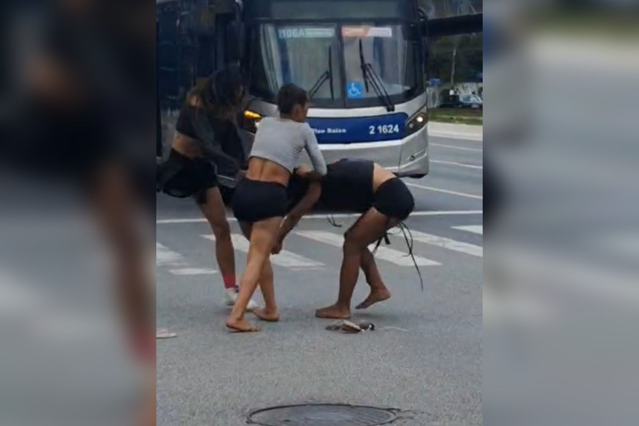 Vídeo: mulher é espancada no meio da rua na zona norte de SP | Metrópoles