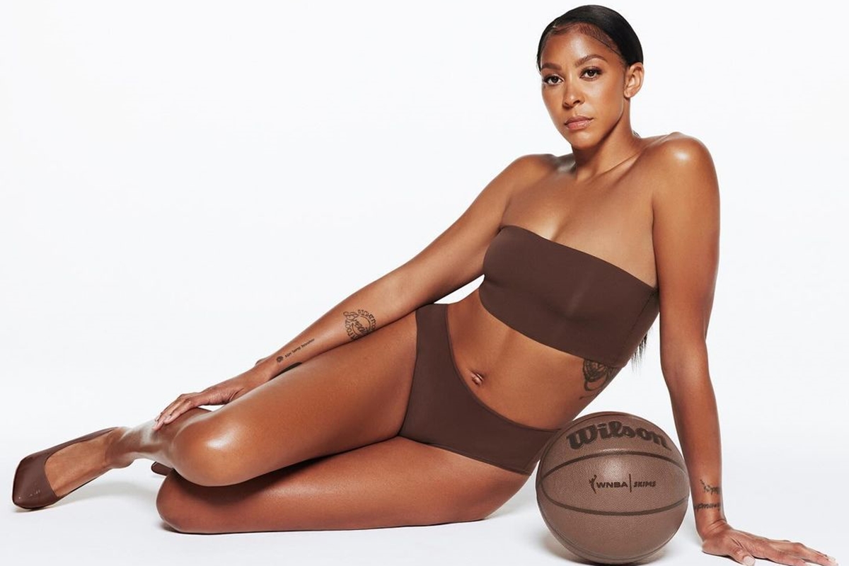 Jogadora de basquete NBA com lingerie da SKIMS Kim Kardashian - Metrópoles