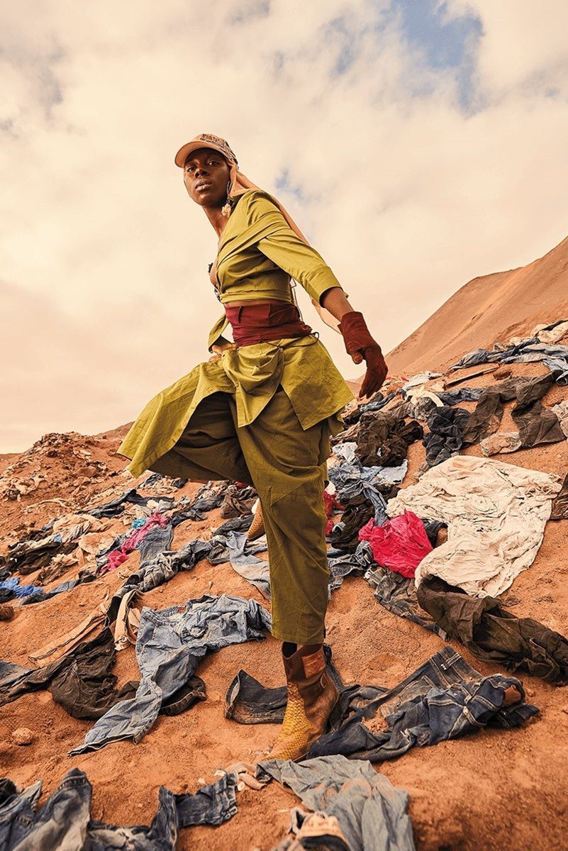lixão roupas deserto desfile atacama fashion week - metrópoles