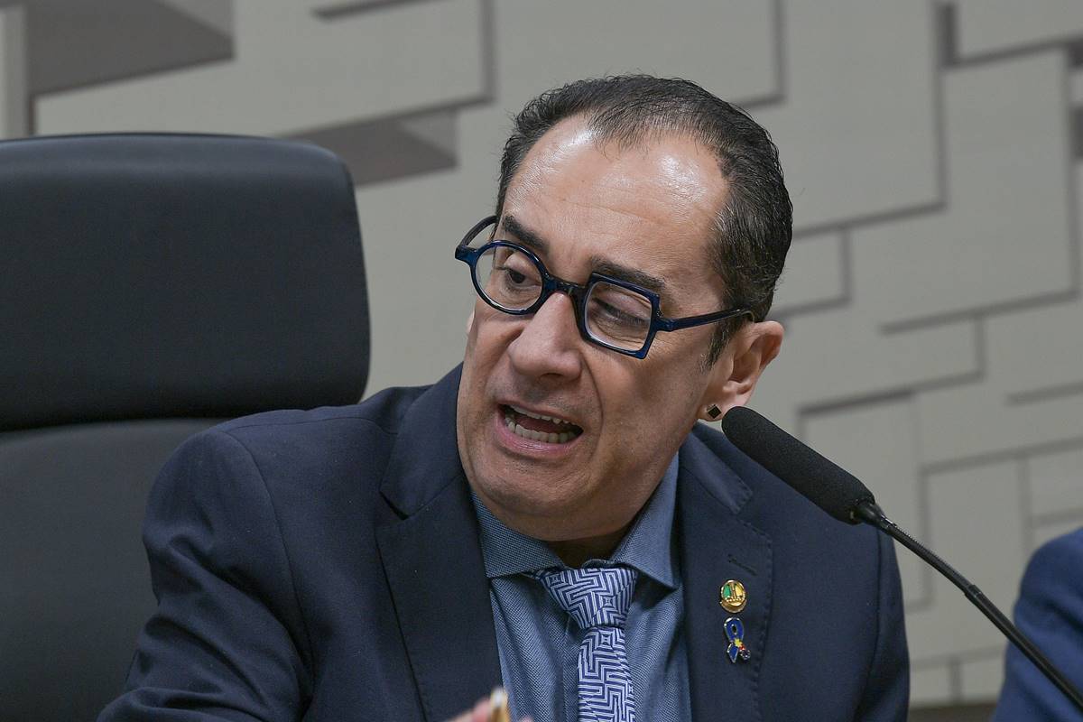 imagem colorida mostra senador Jorge Kajuru (PSB-GO) indenização - Metrópoles