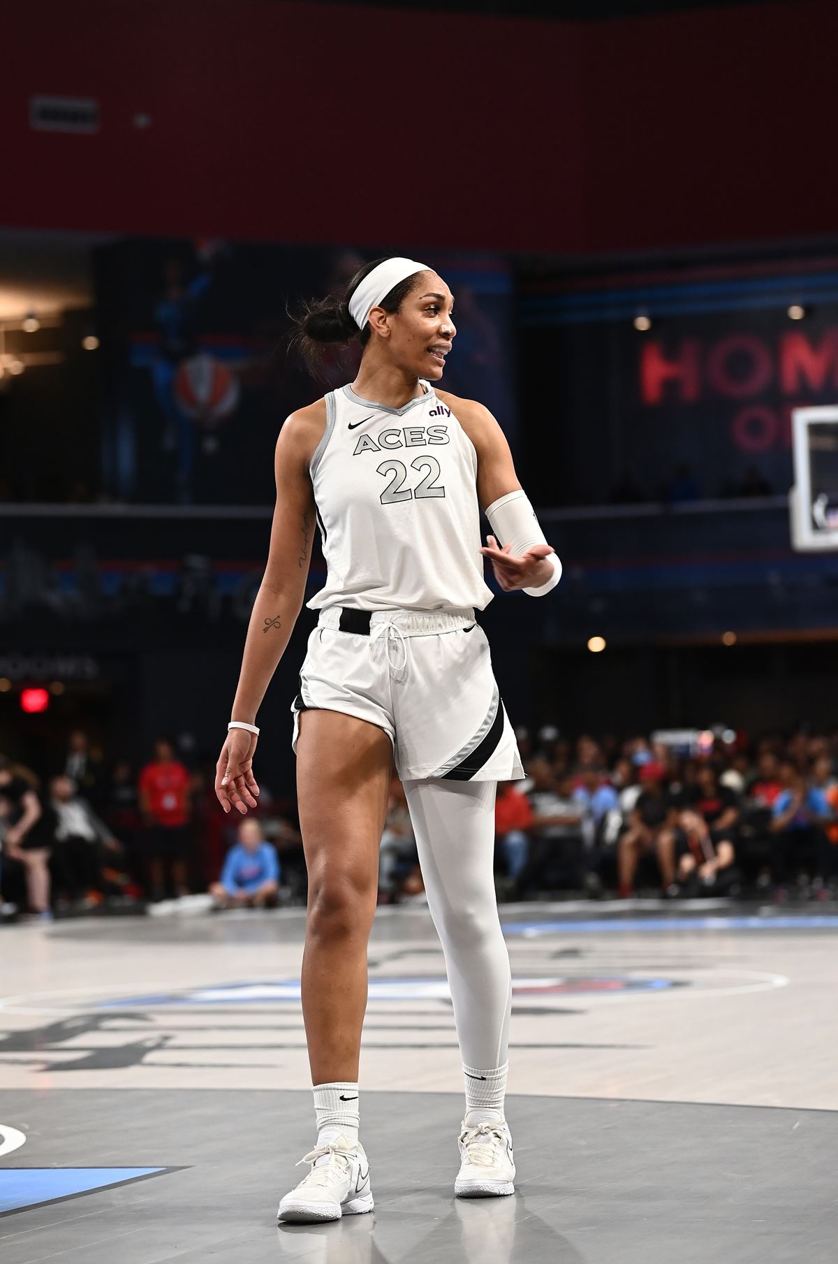 A’ja Wilson na quadra de basquete - Metrópoles