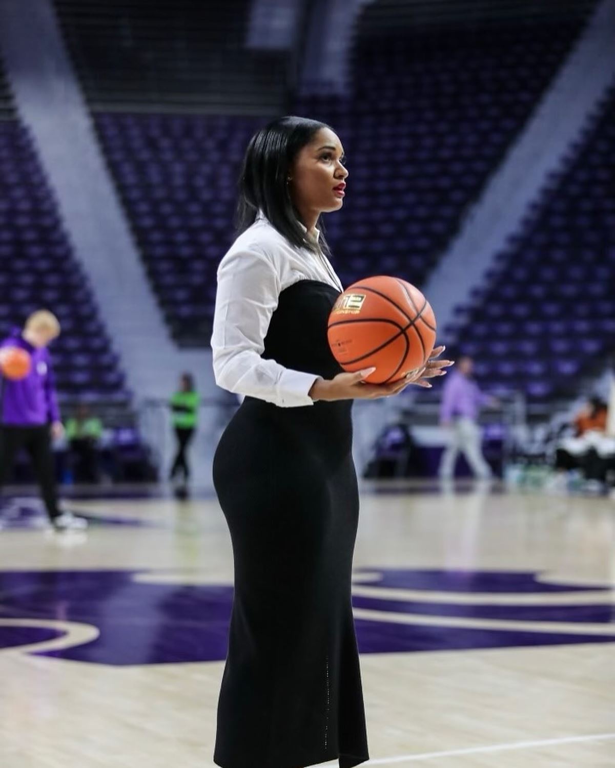 Sydney Carter na quadra de basquete - Metrópoles