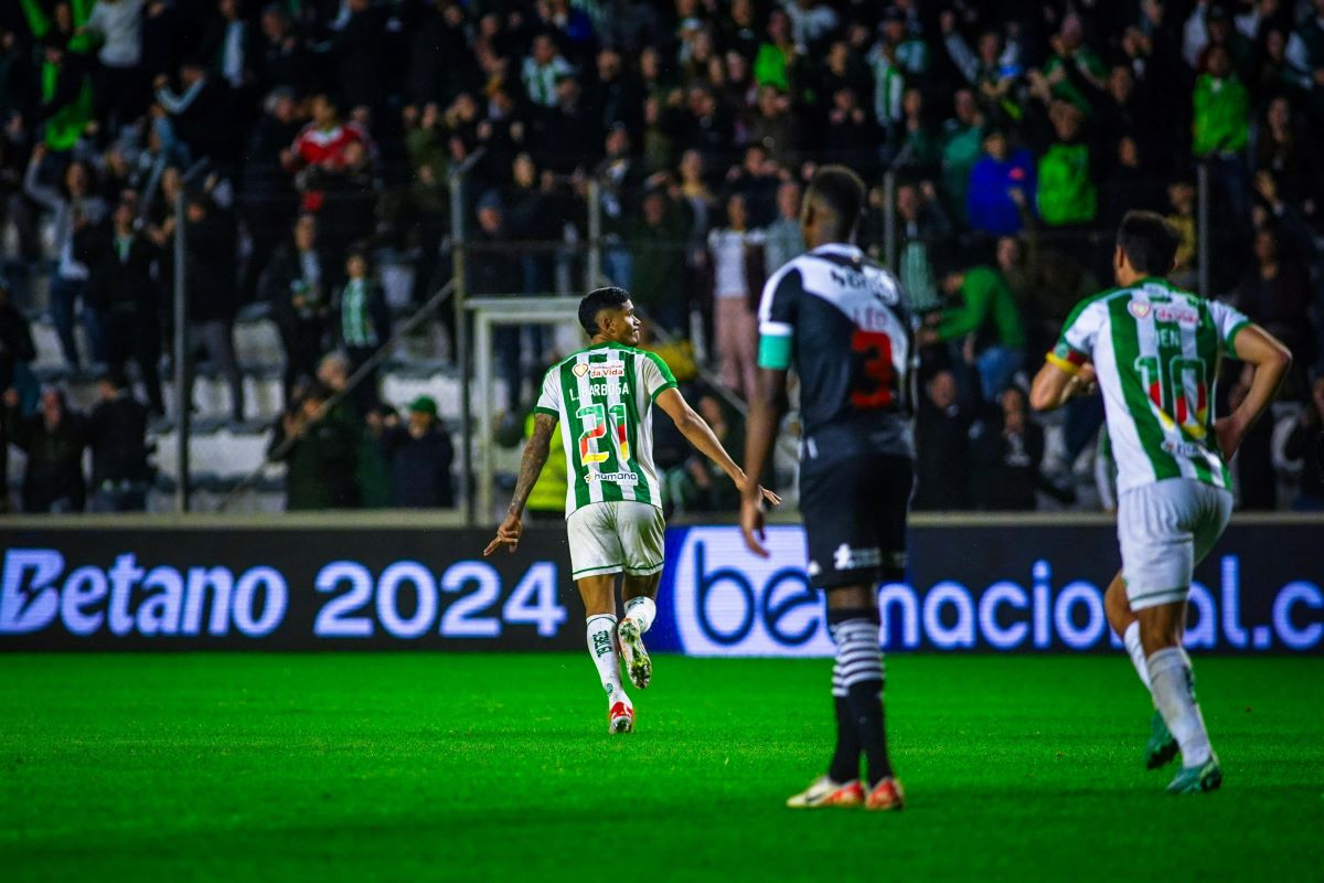 Cuiab Vence O S O Paulo E Juventude Bate O Vasco Veja Resultados