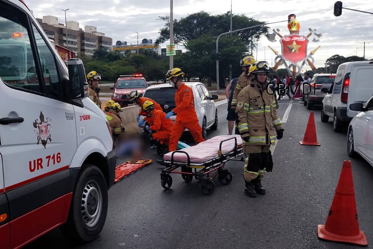 Motociclista Atropela Homem Bate Em Carro E Foge Sem Prestar Socorro Metrópoles 2059