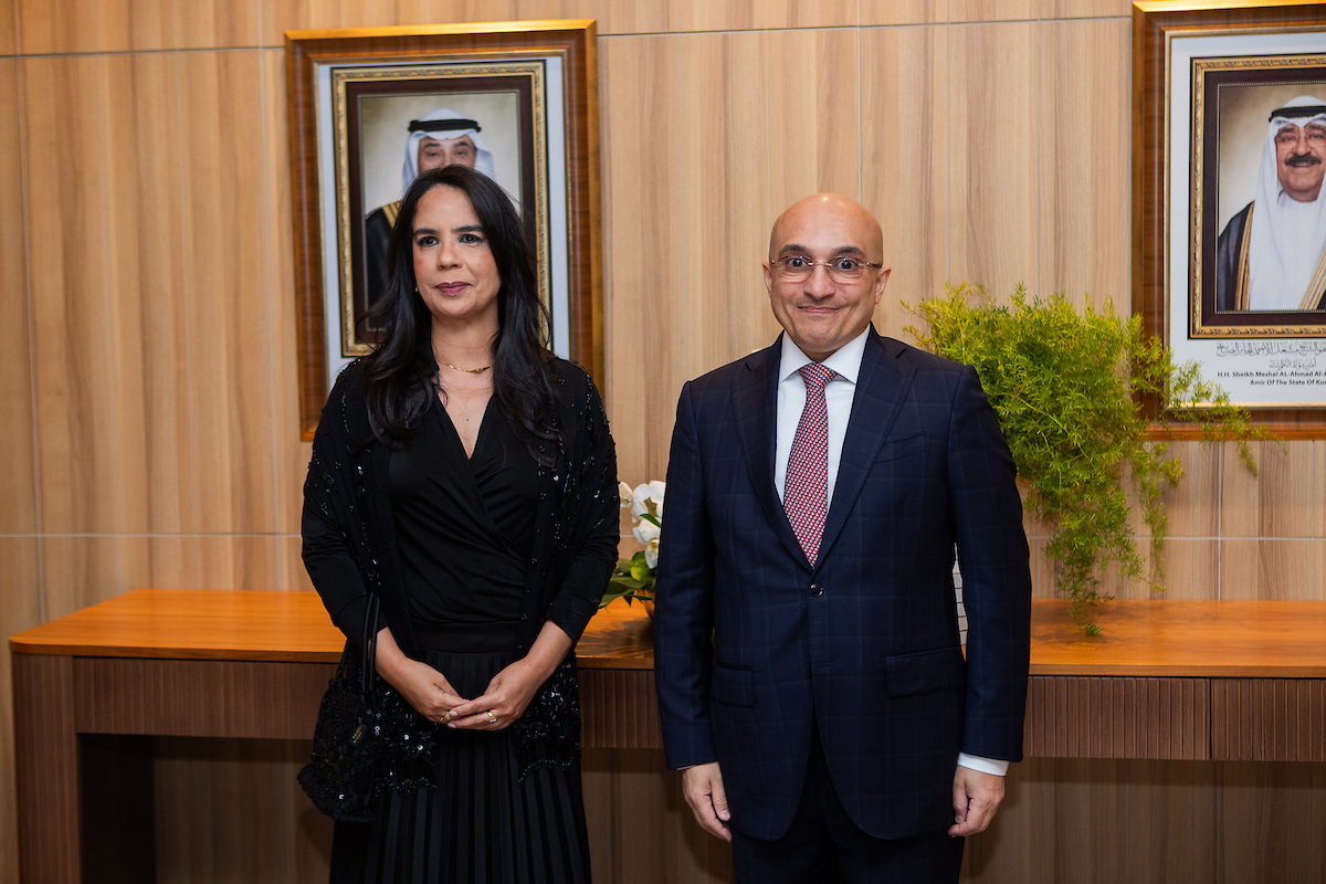 Elna Sousa e o embaixador do Kuwait, Talal Rashed Abdulaziz A. Almansou